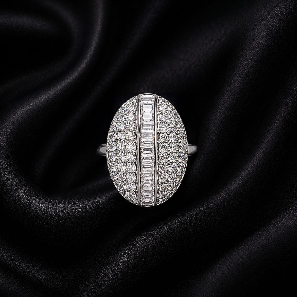 Oval Pavé Ring (Silver)