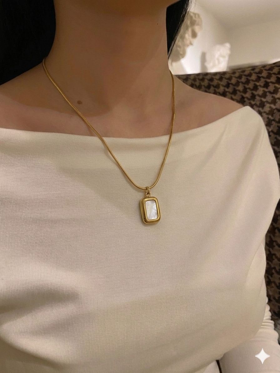 Pearl Rectangle Pendant