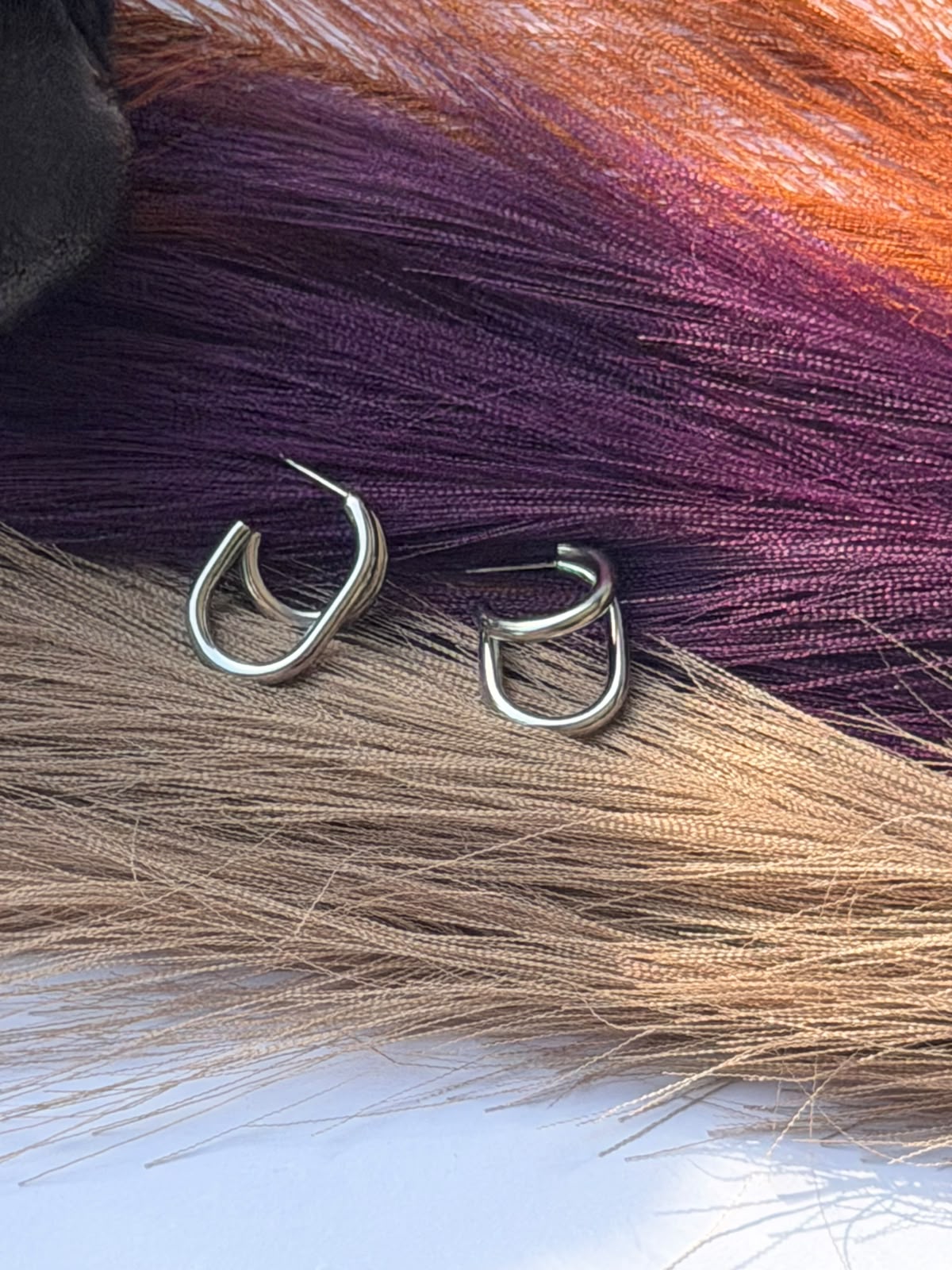 minimal Uu Earrings